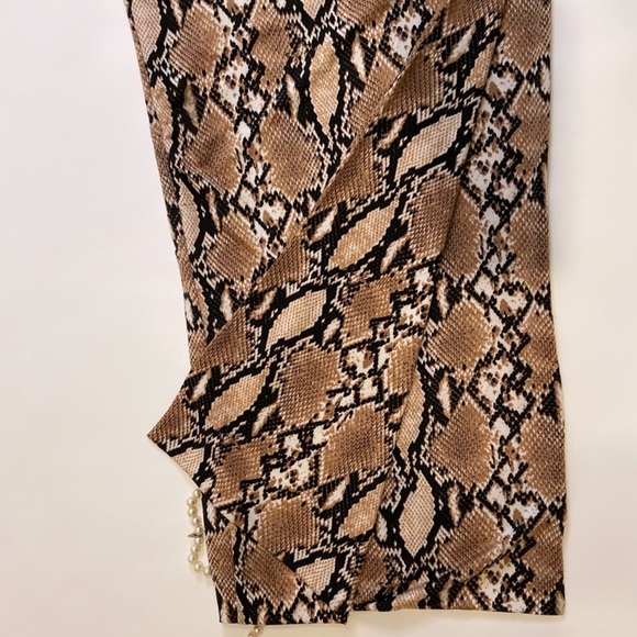 Two piece suit - Picture 2 of 3